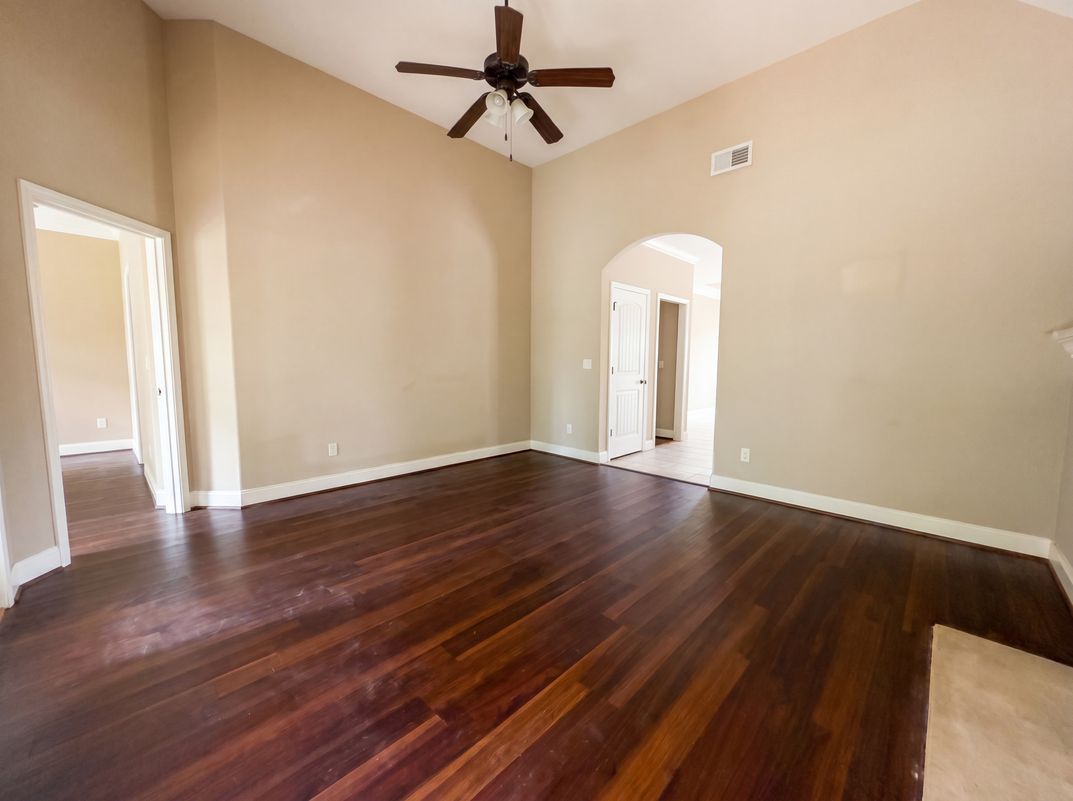 Property photo 3 of 124 Cattail Ln