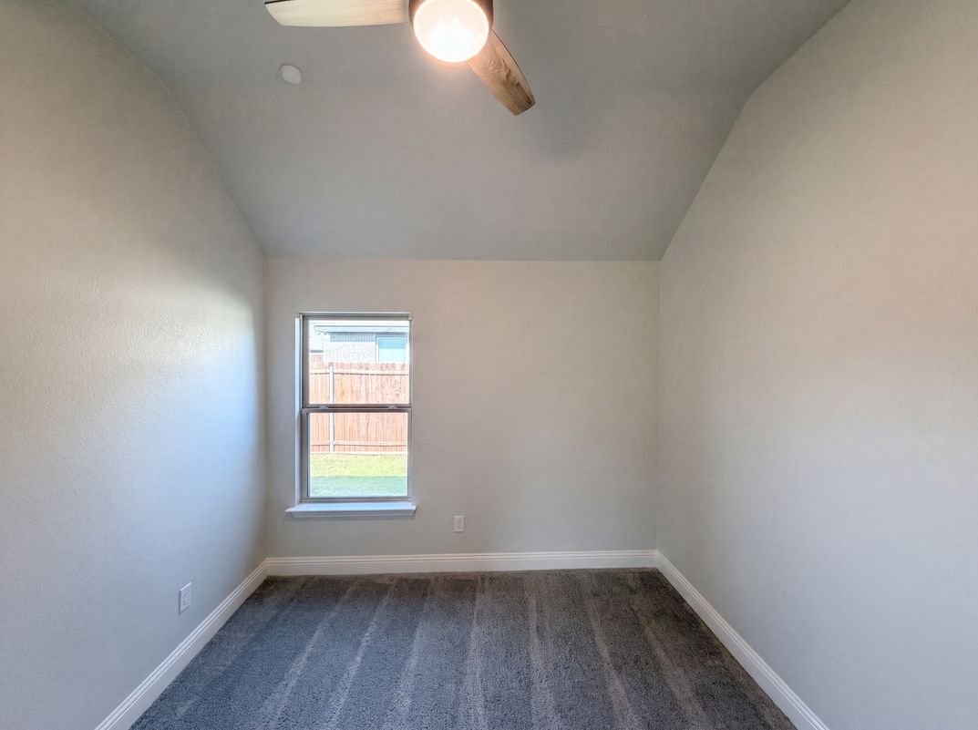 Photo 13 of 20 of 1530 Woodmere Dr, Krum, TX