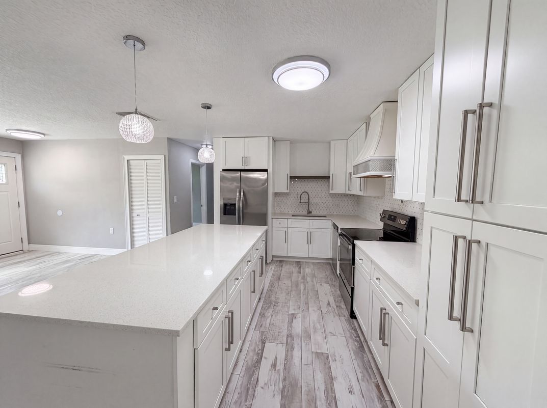 Photo 8 of 24 of 1044 E Lombardy Dr, Deltona, FL