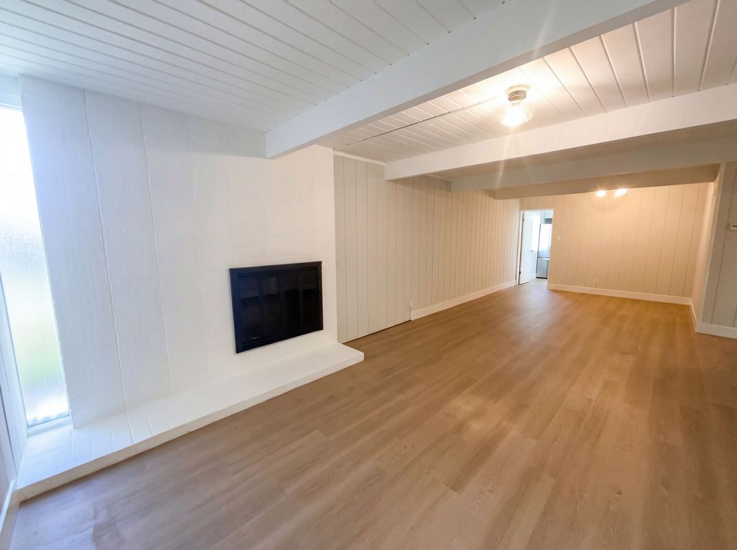 Property photo 3 of 2361 Oakmont Dr