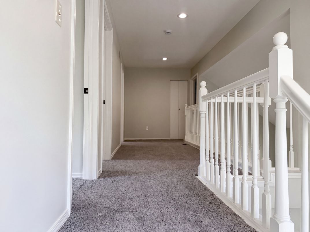 Photo 12 of 28 of 21425 Averhill St, Farmington Hills, MI