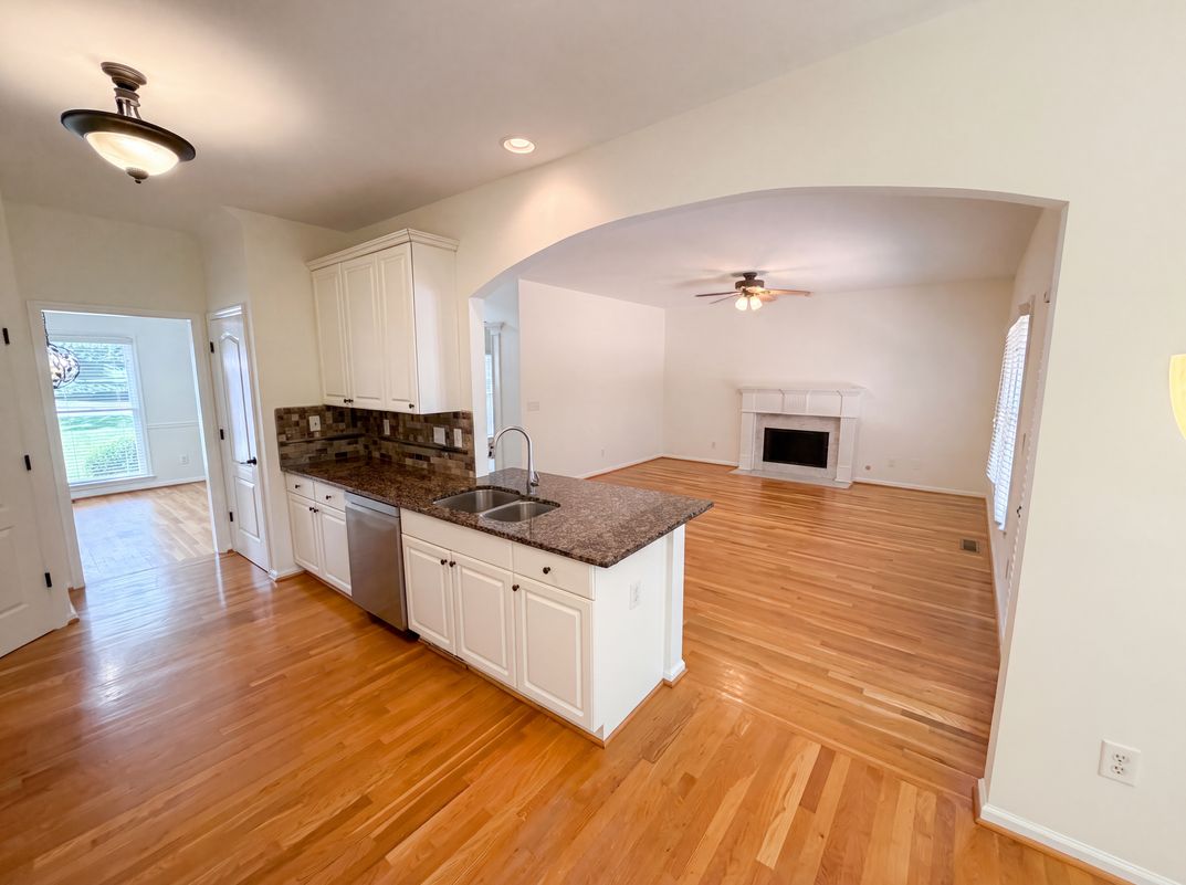 Photo 17 of 58 of 3612 Brookefall Ct, Suwanee, GA