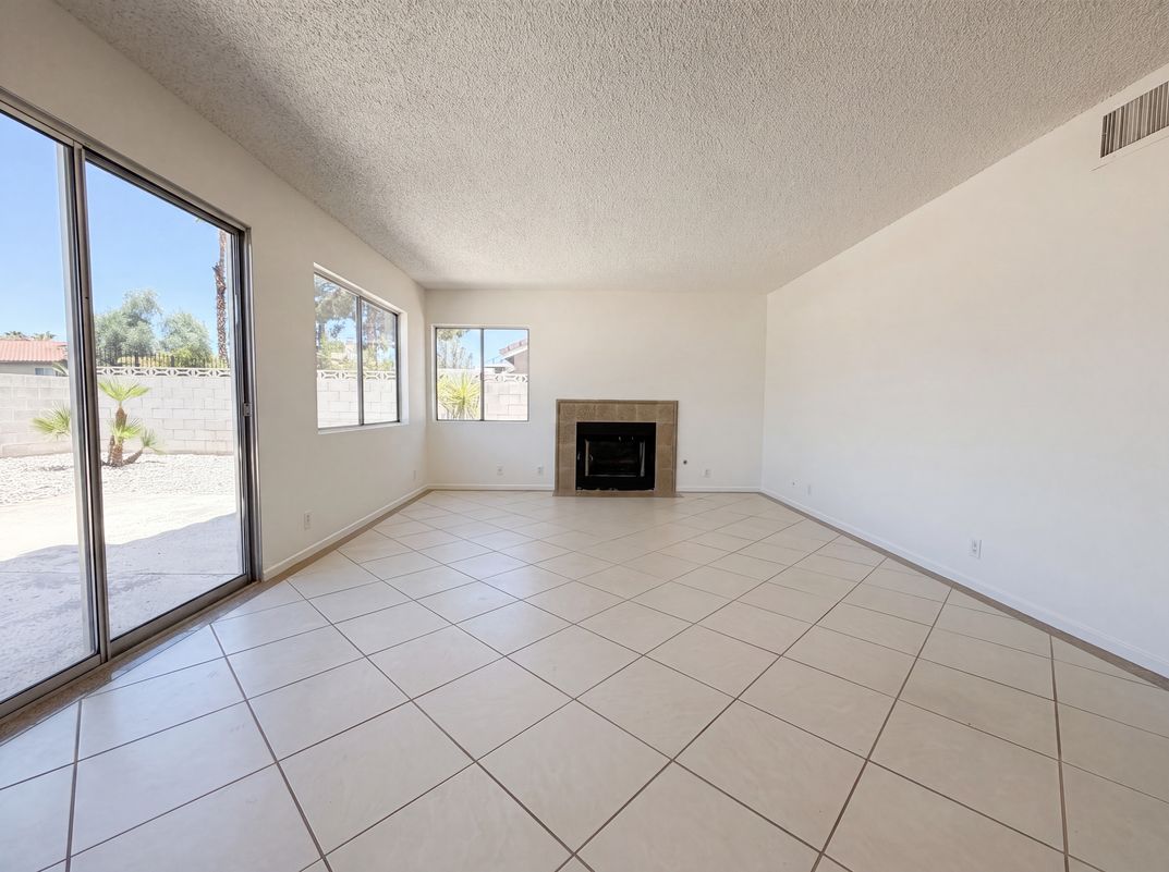 Photo 7 of 20 of 3152 Viewcrest Ave, Henderson, NV