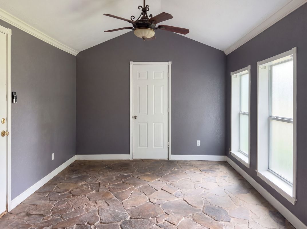 Photo 8 of 16 of 506 S Foley St, Seymour, TX