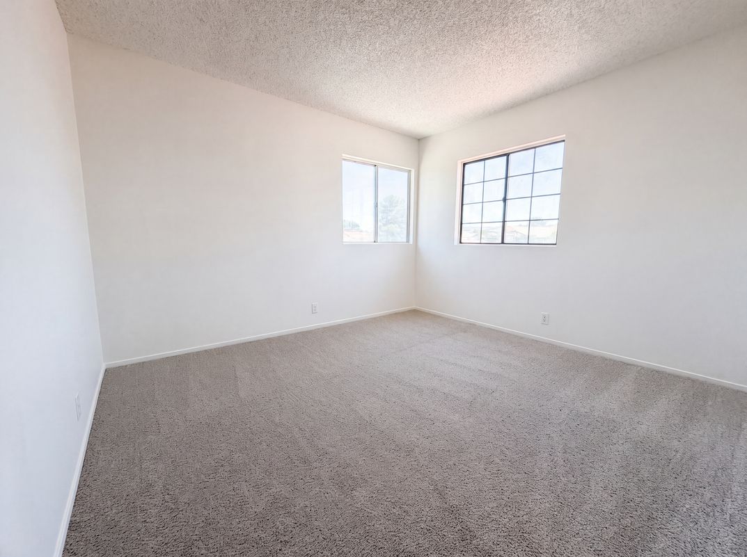 Photo 11 of 20 of 3152 Viewcrest Ave, Henderson, NV