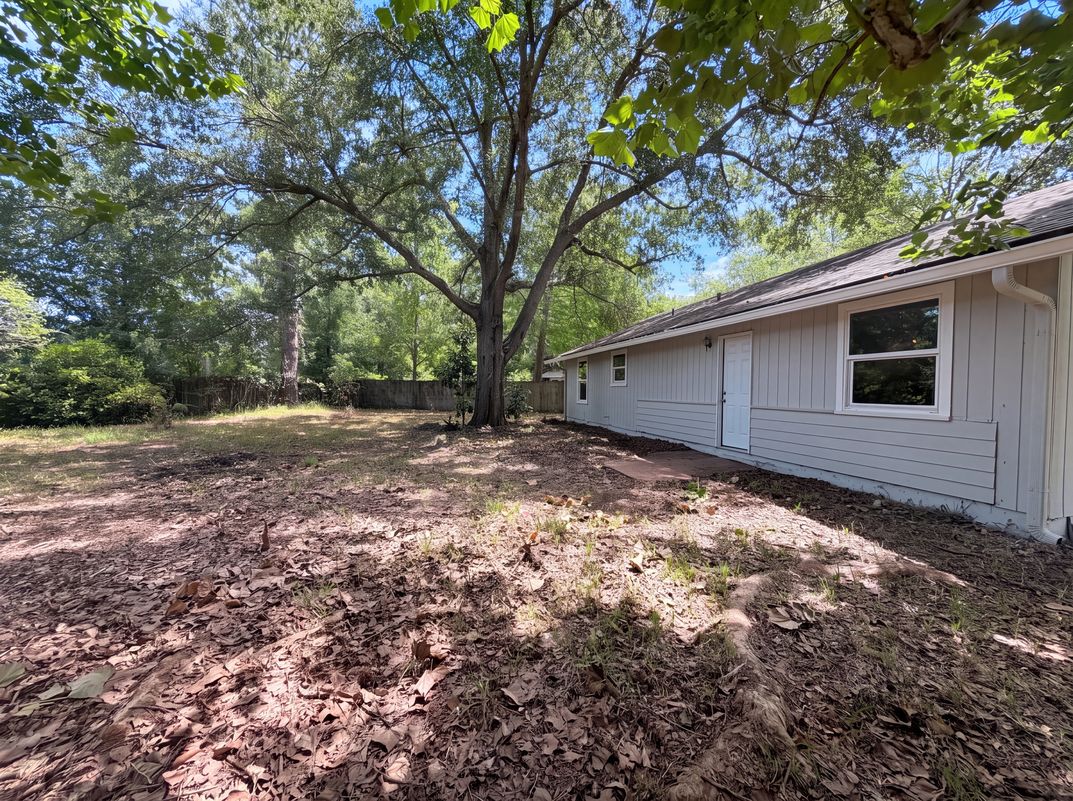 Photo 15 of 16 of 1832 Blarney Cir, Middleburg, FL