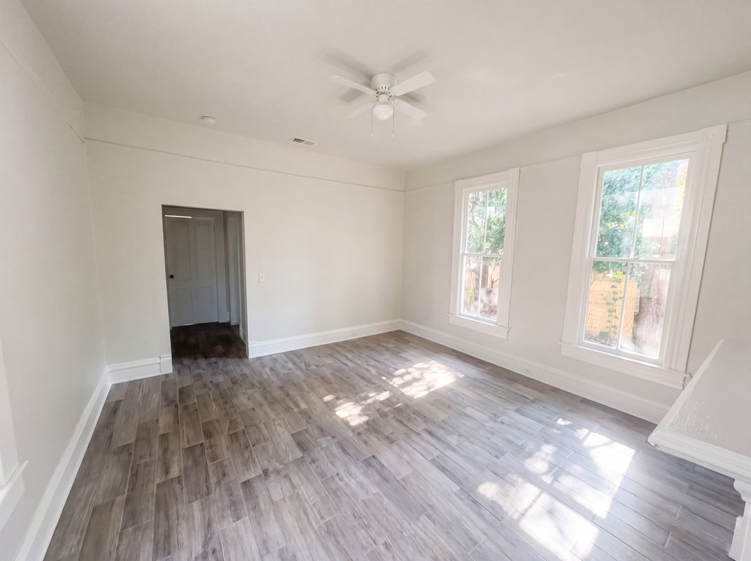 Photo 8 of 25 of 809 Mary St, Waycross, GA