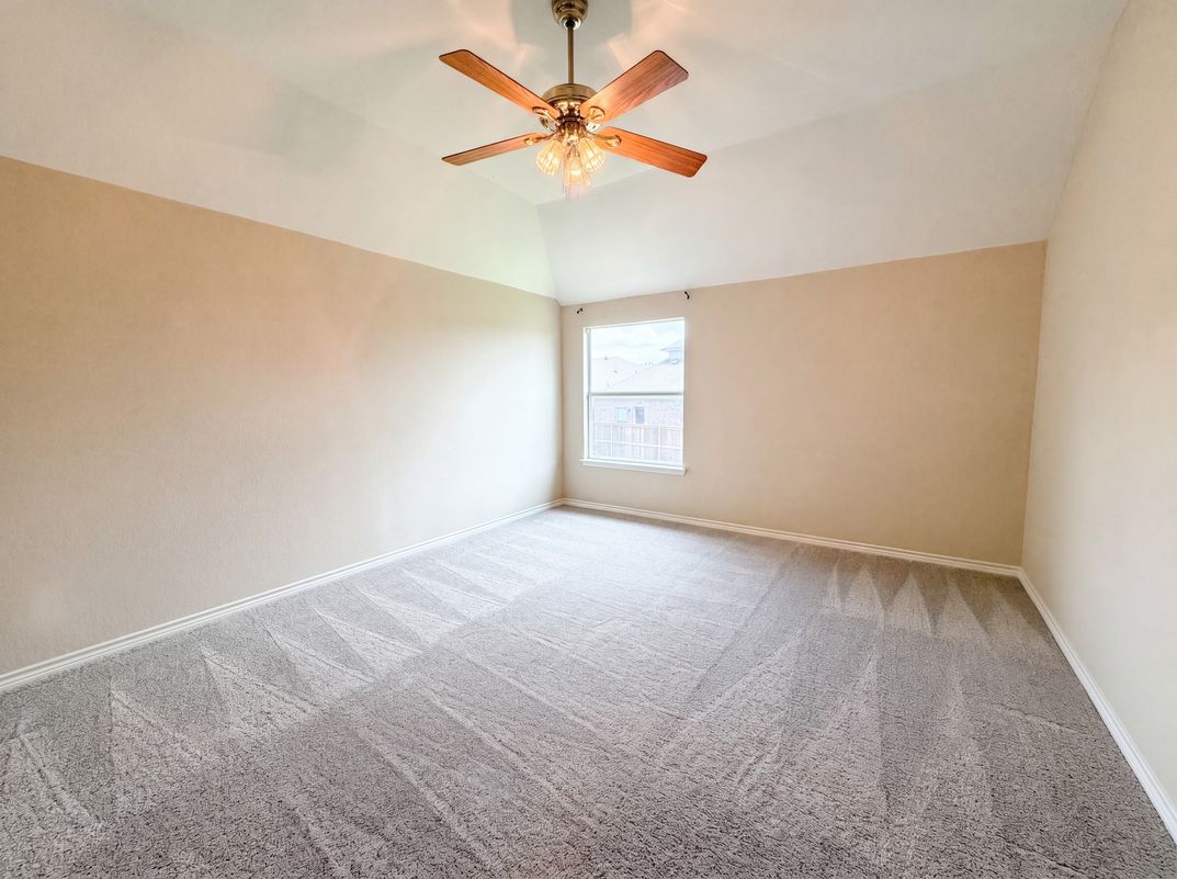 Photo 11 of 25 of 8613 Sunwood Ct, Fort Worth, TX