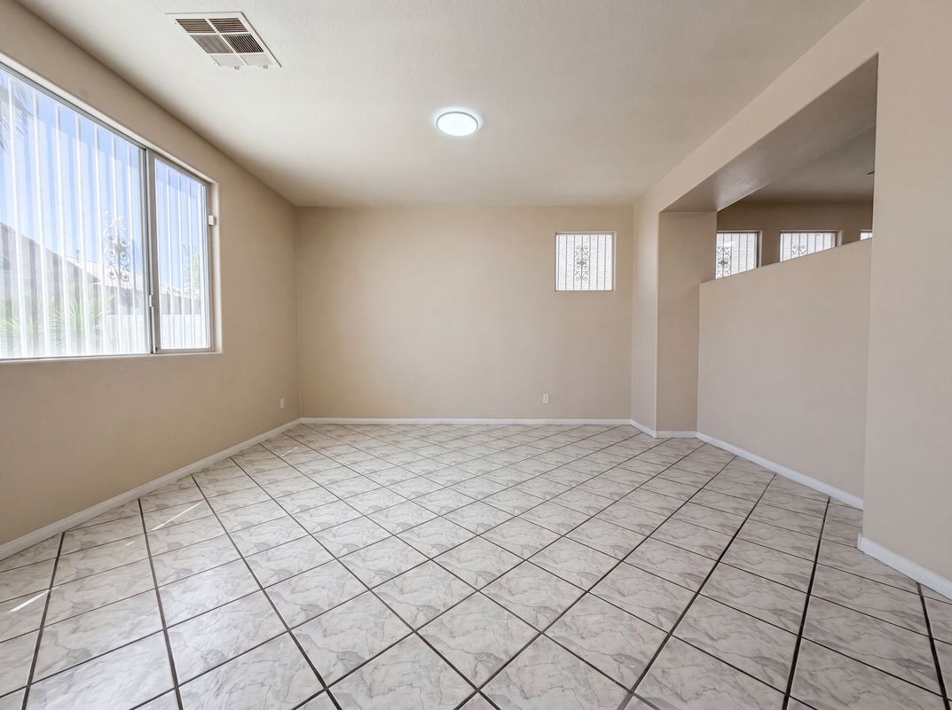 Photo 7 of 27 of 9515 Windborne Ave, Las Vegas, NV