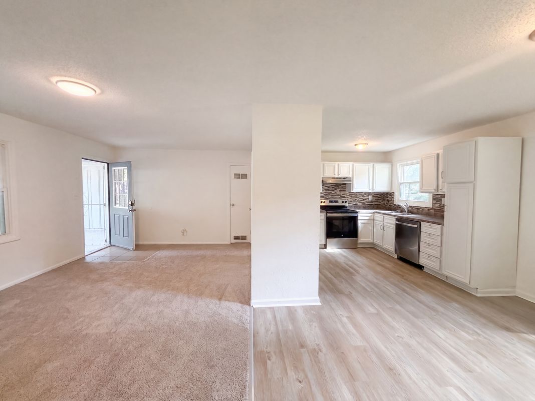 Photo 8 of 22 of 11121 Herrick Ave, Kansas City, MO