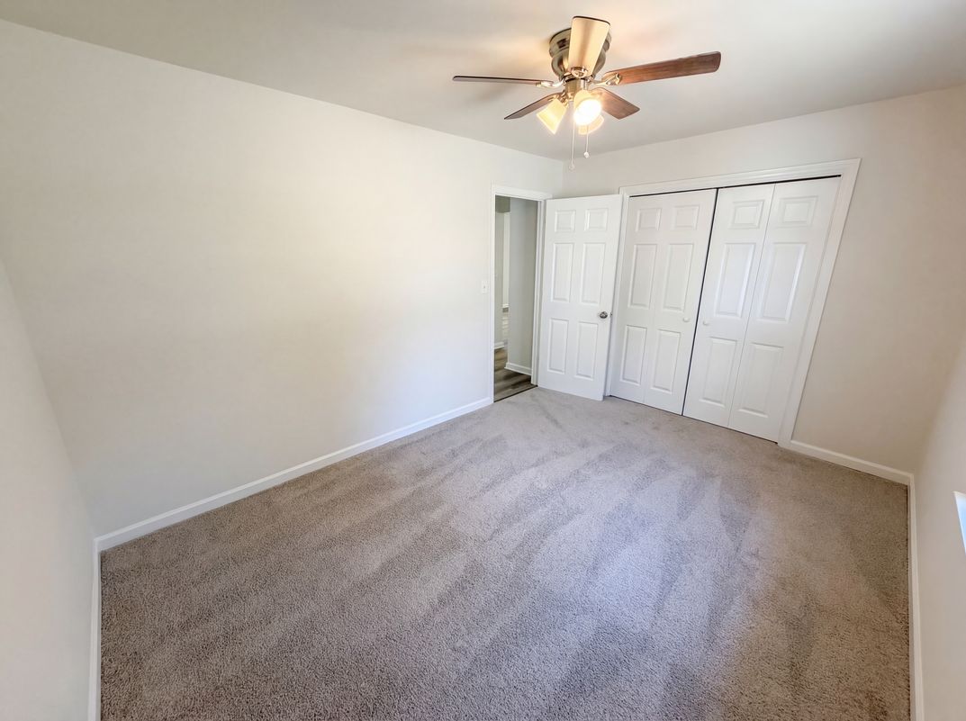 Photo 4 of 18 of 5003 Henson Dr SW, Mableton, GA