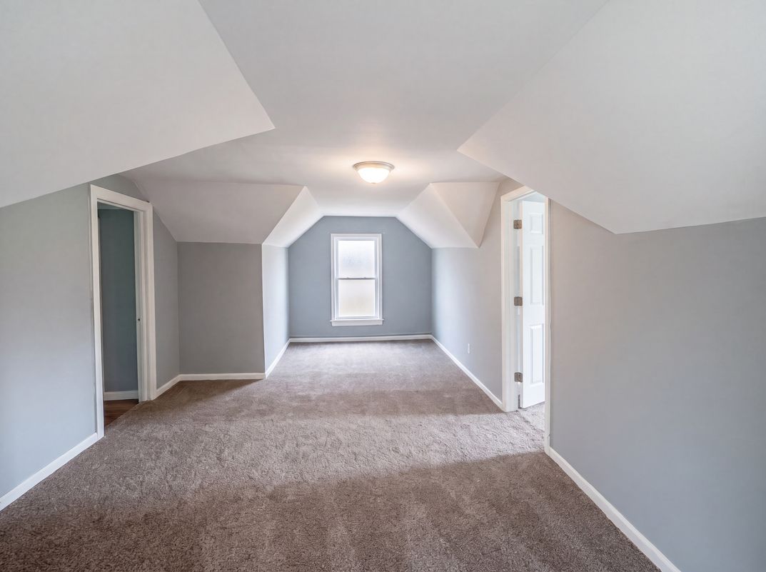 Photo 15 of 32 of 608 Howland Ave, Toledo, OH
