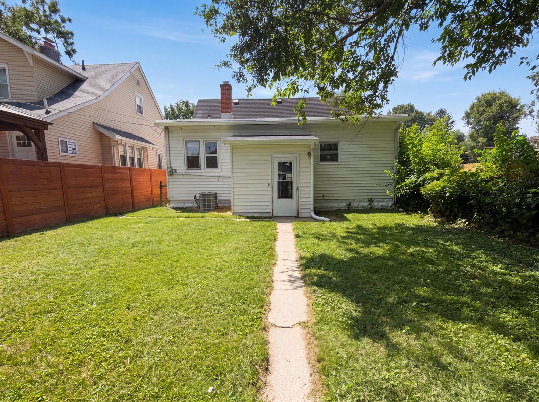Photo 5 of 18 of 314 Bernard Ave, Indianapolis, IN