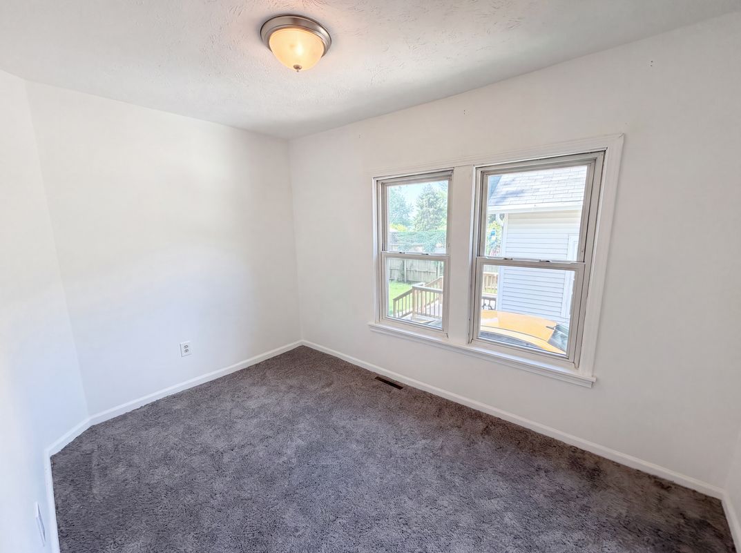 Photo 10 of 20 of 736 Bettes Ave, Akron, OH