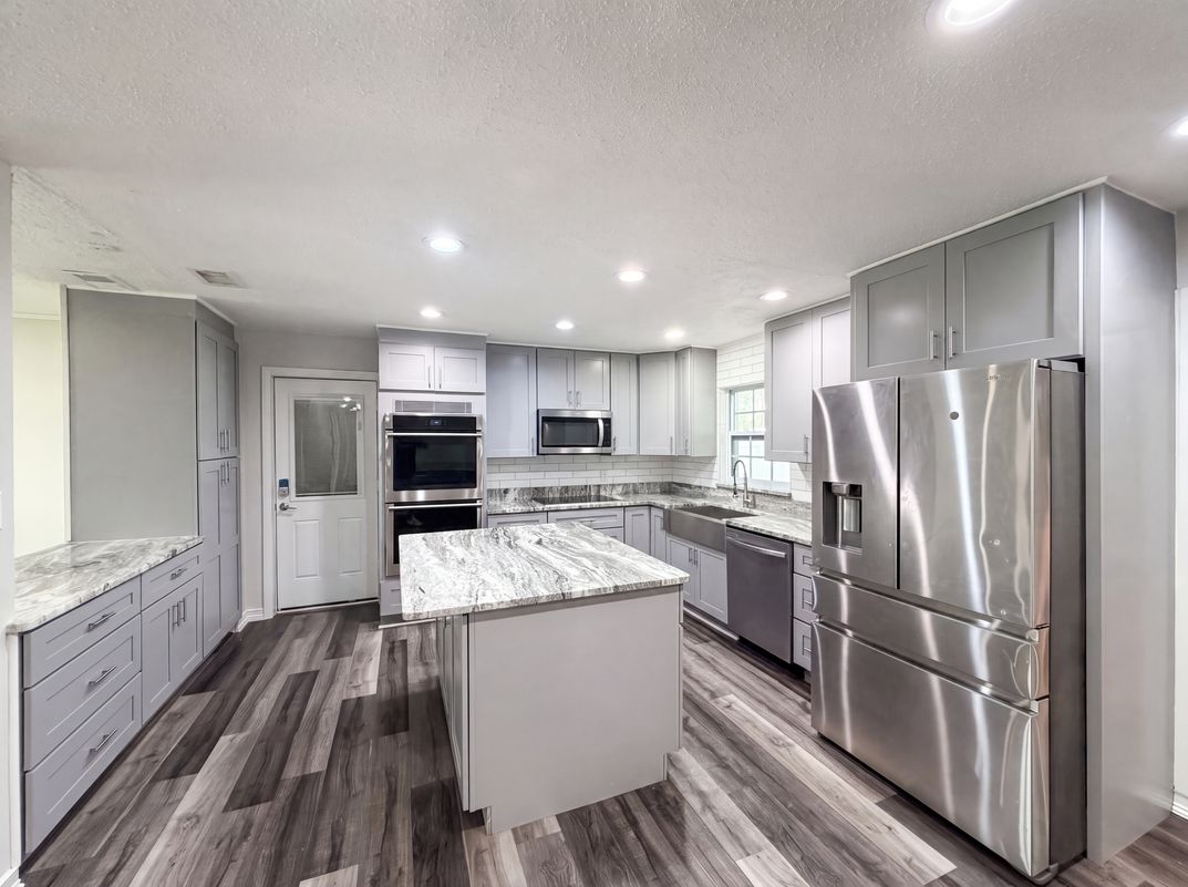 Photo 6 of 18 of 1823 Lori Ln W, Lakeland, FL