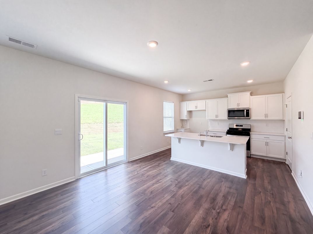 Photo 6 of 18 of 115 Spring Hall Dr, Troutman, NC