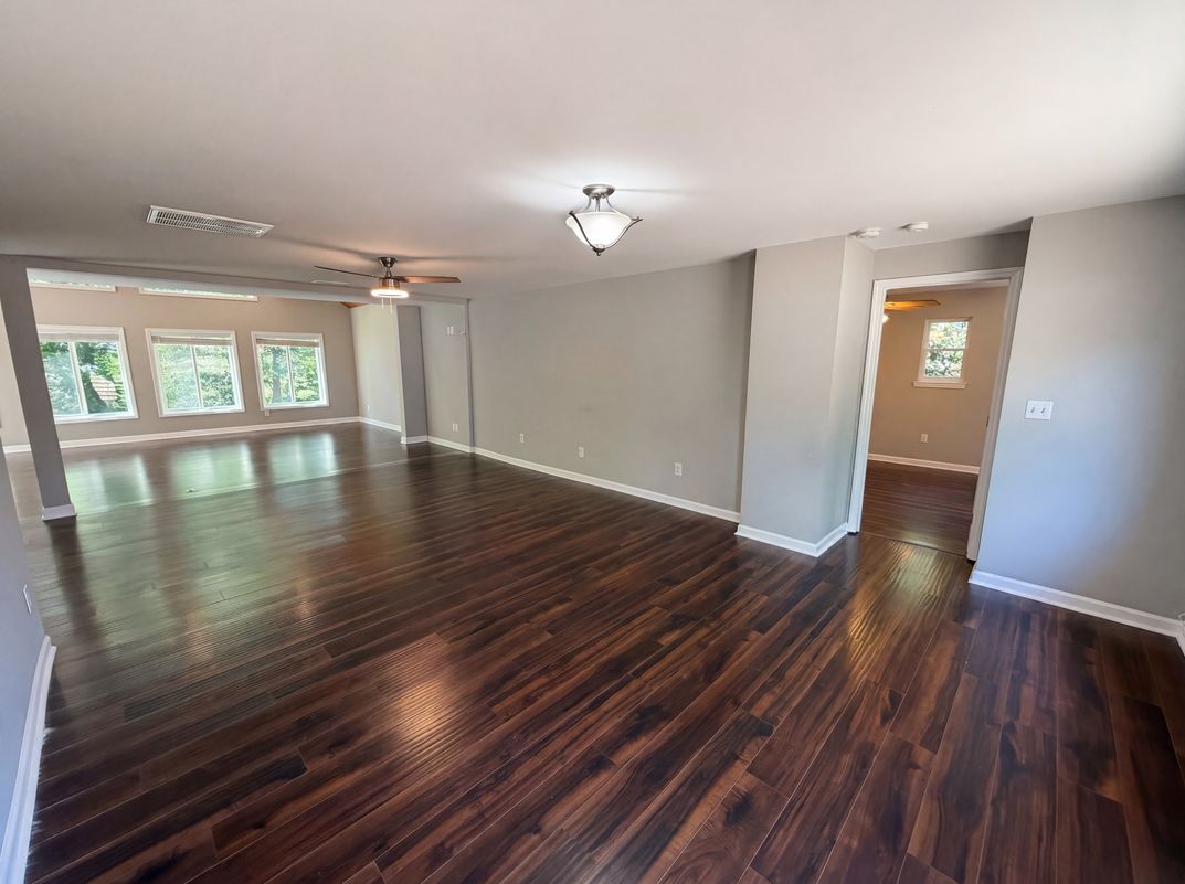 Photo 9 of 31 of 1322 Carolyn Dr, Charlotte, NC