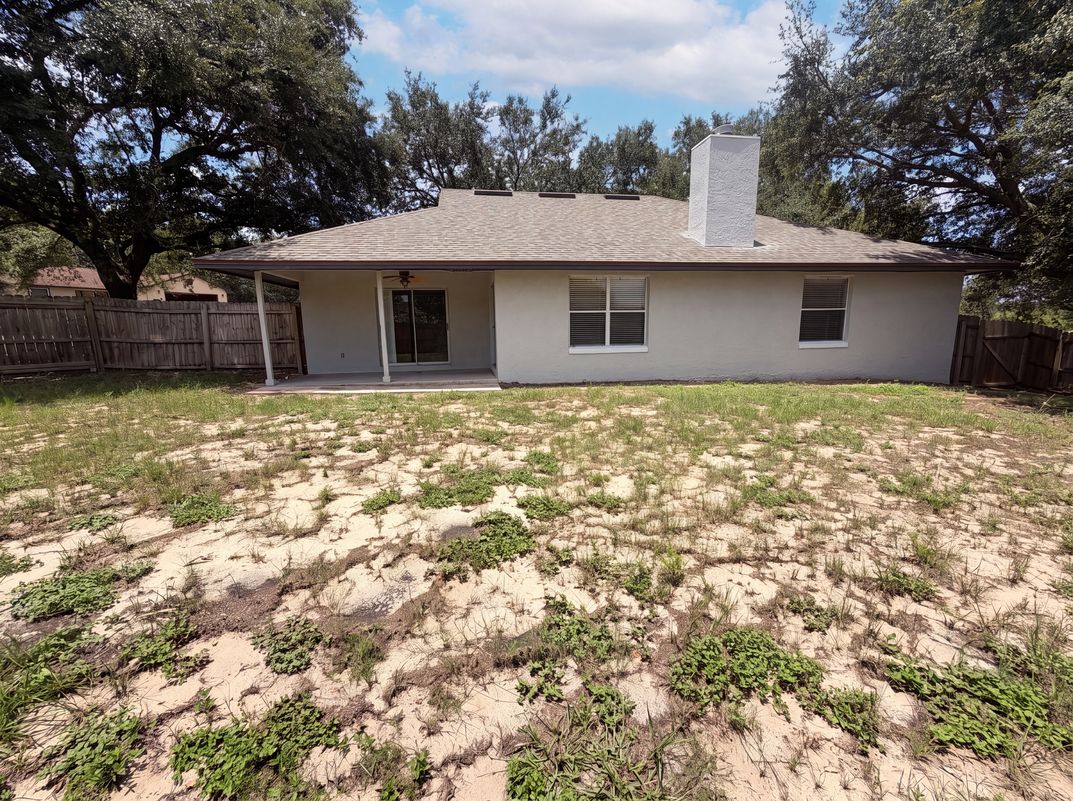 Photo 5 of 29 of 17802 Jefferson St, Oakland, FL