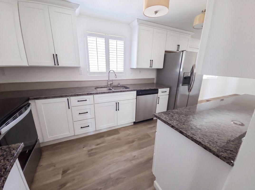 Photo 2 of 16 of 2508 W Francis Ave, Spokane, WA