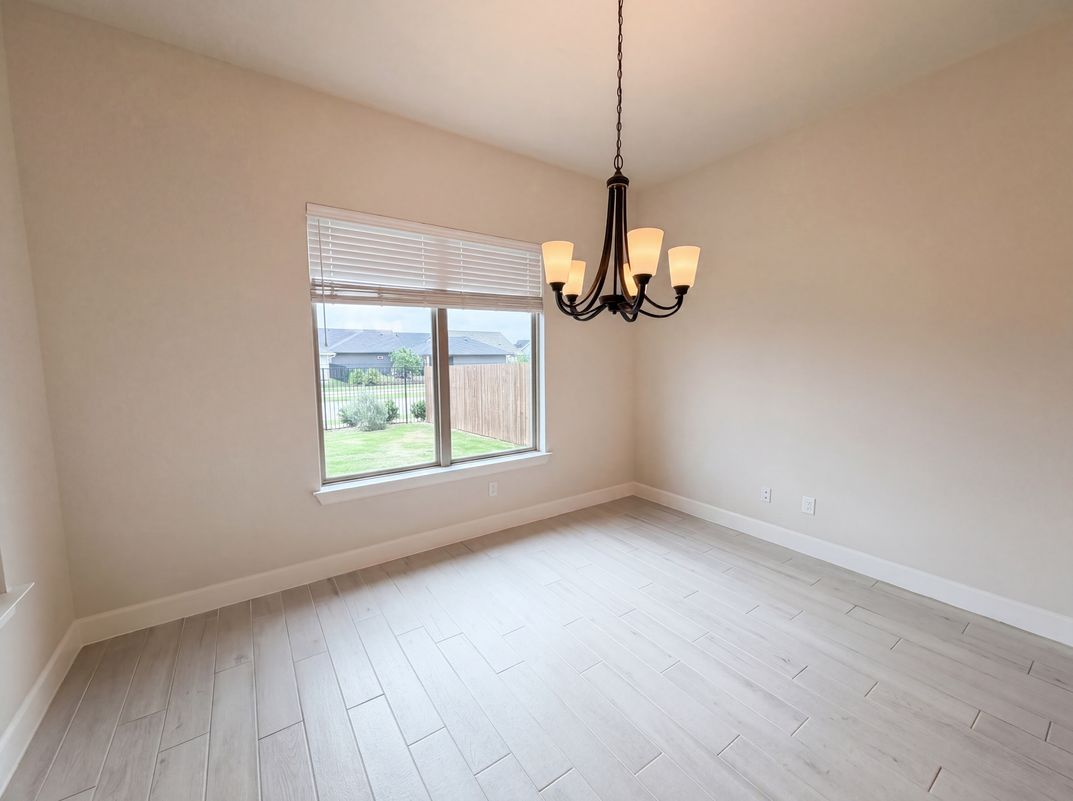 Photo 8 of 19 of 612 Wood Brook Ln, Burleson, TX