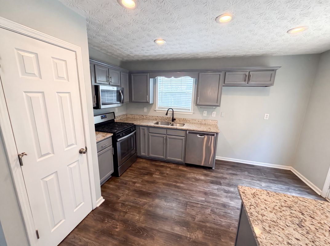 Photo 16 of 23 of 59 Paradise Cir, Douglasville, GA