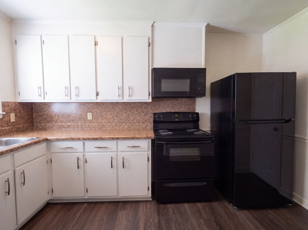 Photo 8 of 23 of 5100 Robinwood Dr, Charlotte, NC