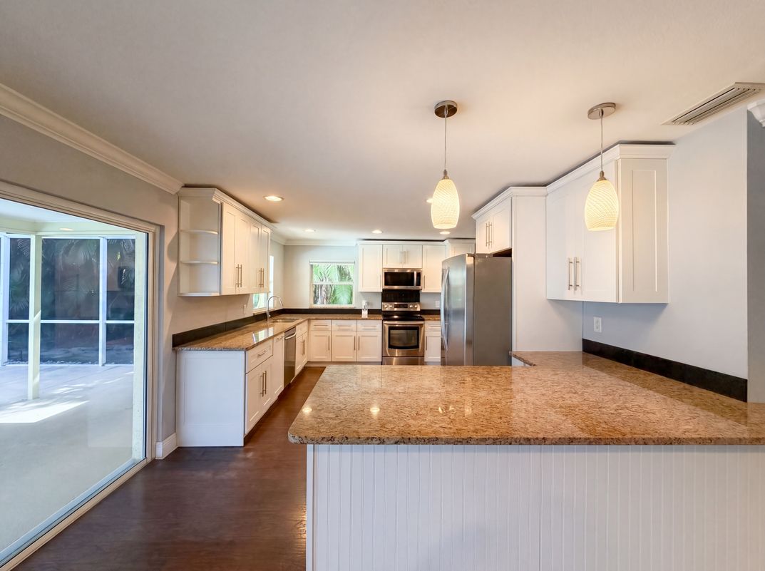 Photo 2 of 33 of 5644 Eichen Cir W, Fort Myers, FL