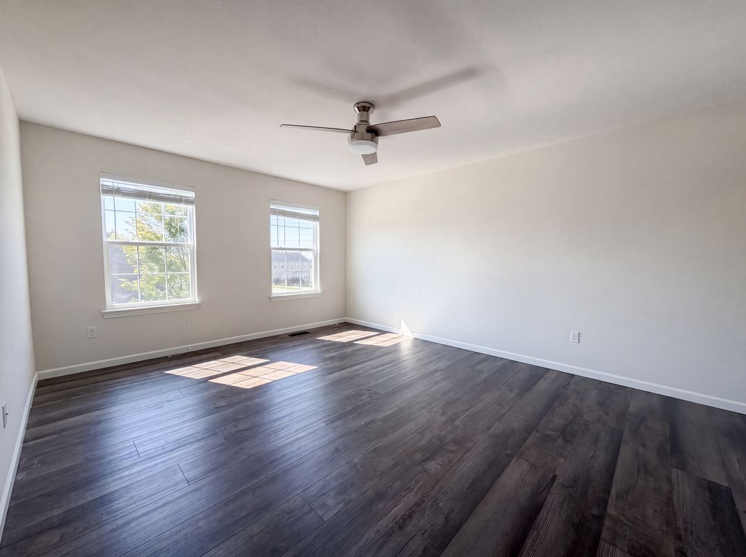 Photo 10 of 28 of 5945 Hawkins Ridge Ct, Saint Louis, MO