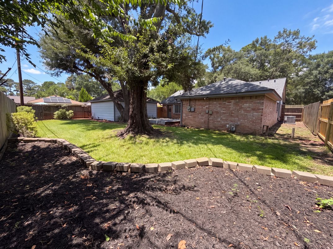 Photo 19 of 20 of 10327 Sweetwood Dr, Houston, TX