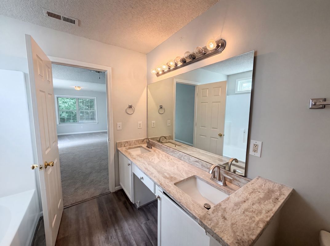 Photo 8 of 16 of 4536 Drewbridge Way, Raleigh, NC