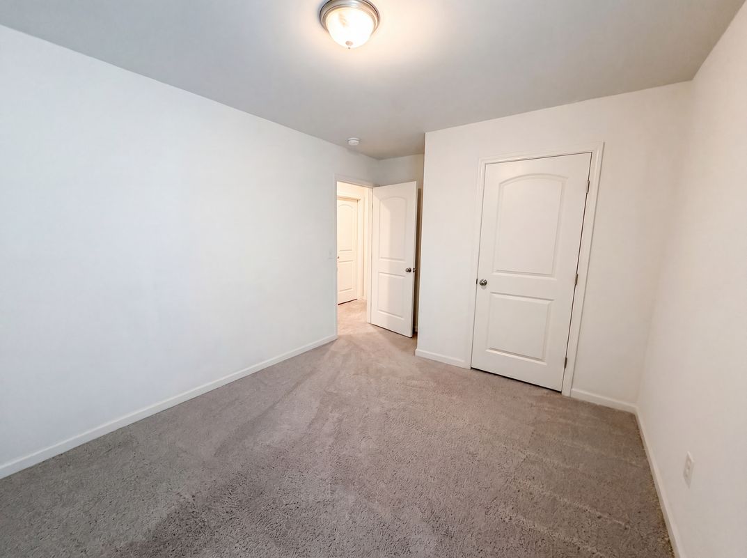 Photo 11 of 21 of 667 Farmstead Trl, Inman, SC