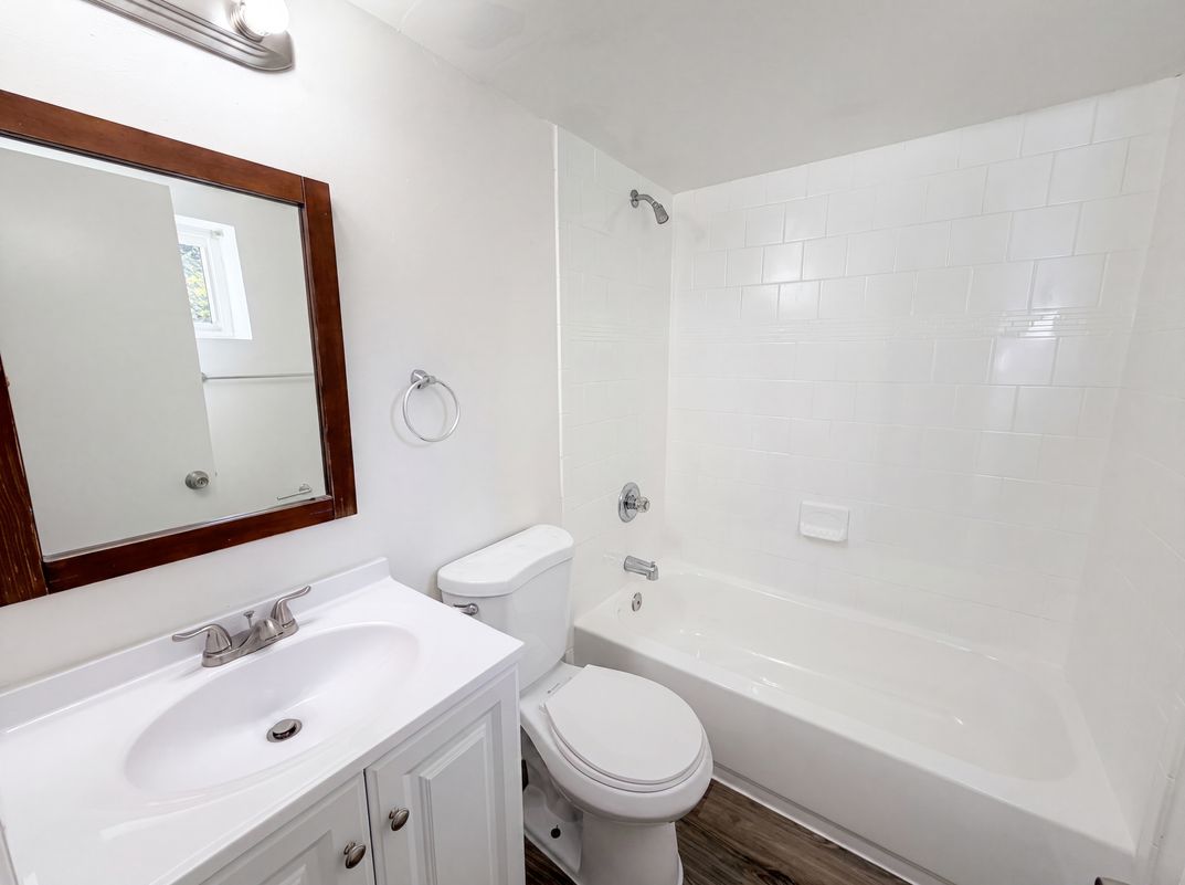 Photo 8 of 22 of 4313 Urn St, Capitol Heights, MD