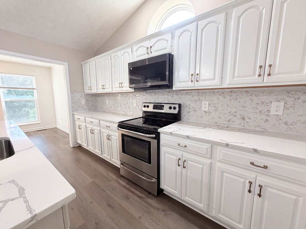 Photo 10 of 43 of 9212 Cedar Gate Dr, Loveland, OH