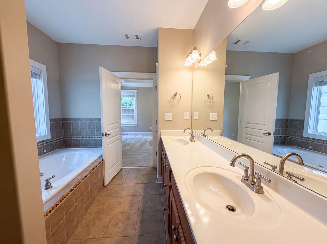 Photo 18 of 28 of 2983 Boulder Walk Ct SE, Atlanta, GA