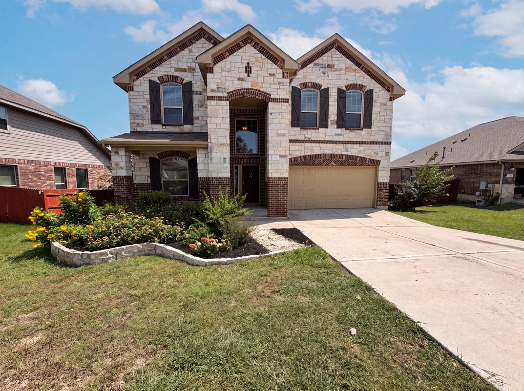 Property photo 1 of 294 Adoquin Trl
