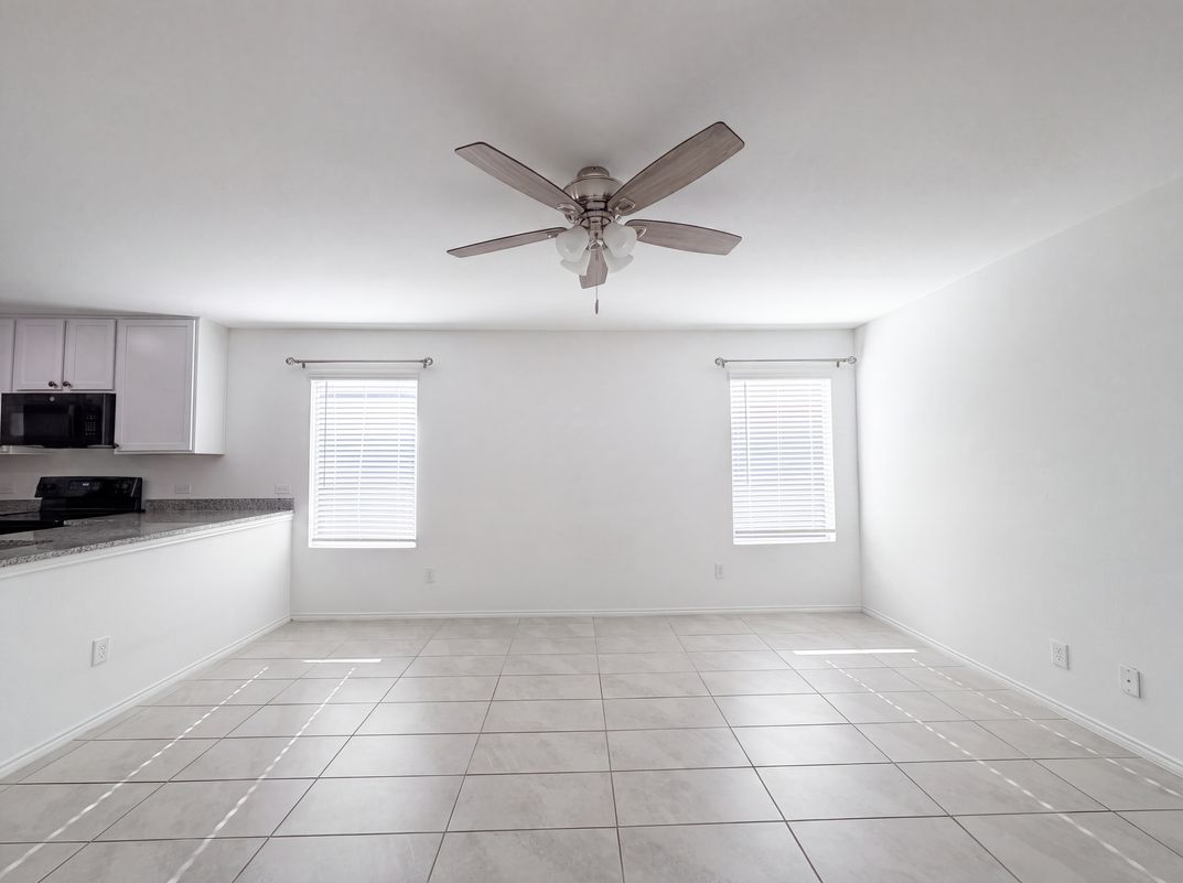 Photo 4 of 26 of 408 Riverside Dr, Princeton, TX