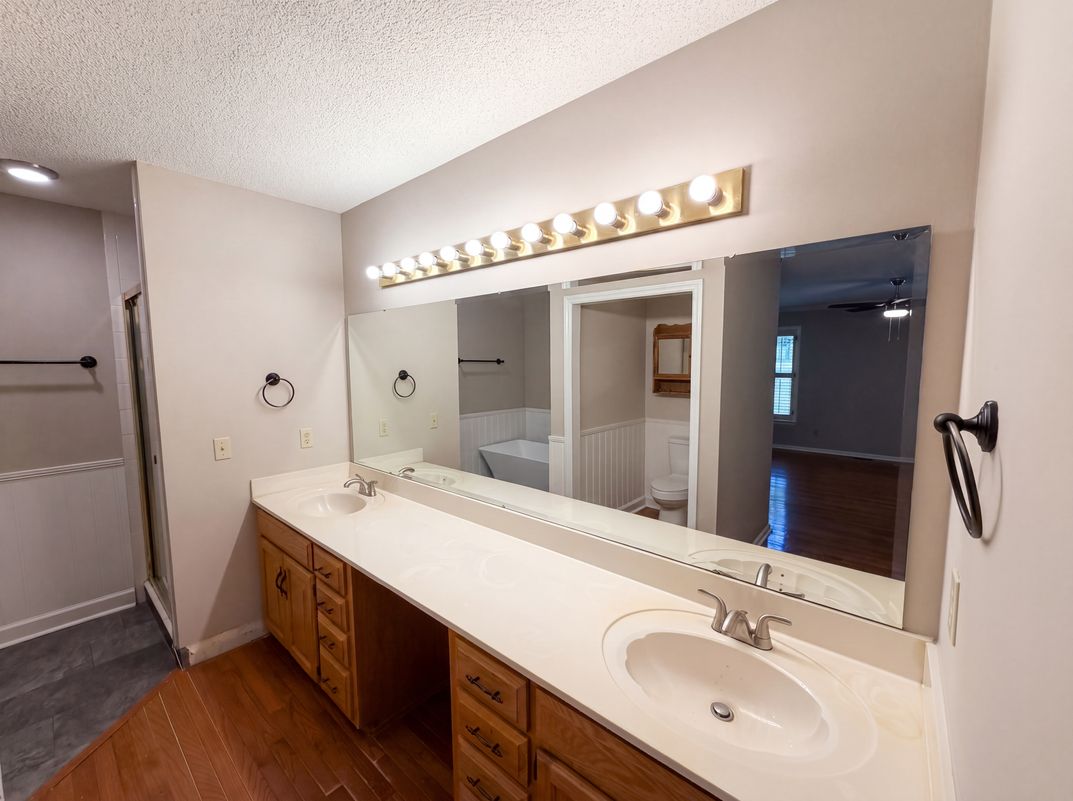 Photo 17 of 29 of 8400 Chestnut Oak Ct, Harrisburg, NC