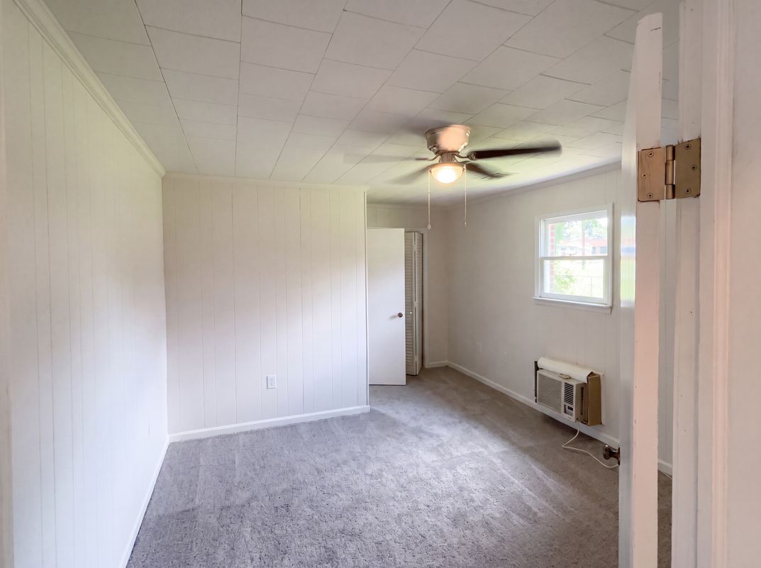 Photo 8 of 19 of 112 Sherard Ave, Ninety Six, SC