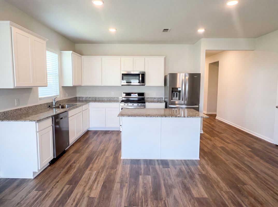 Photo 6 of 19 of 616 Fisher Ln, Summerville, SC