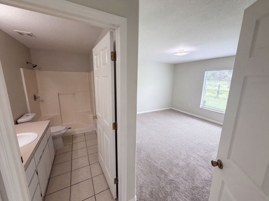 Photo 9 of 27 of 37209 Grassy Hill Ln, Dade City, FL