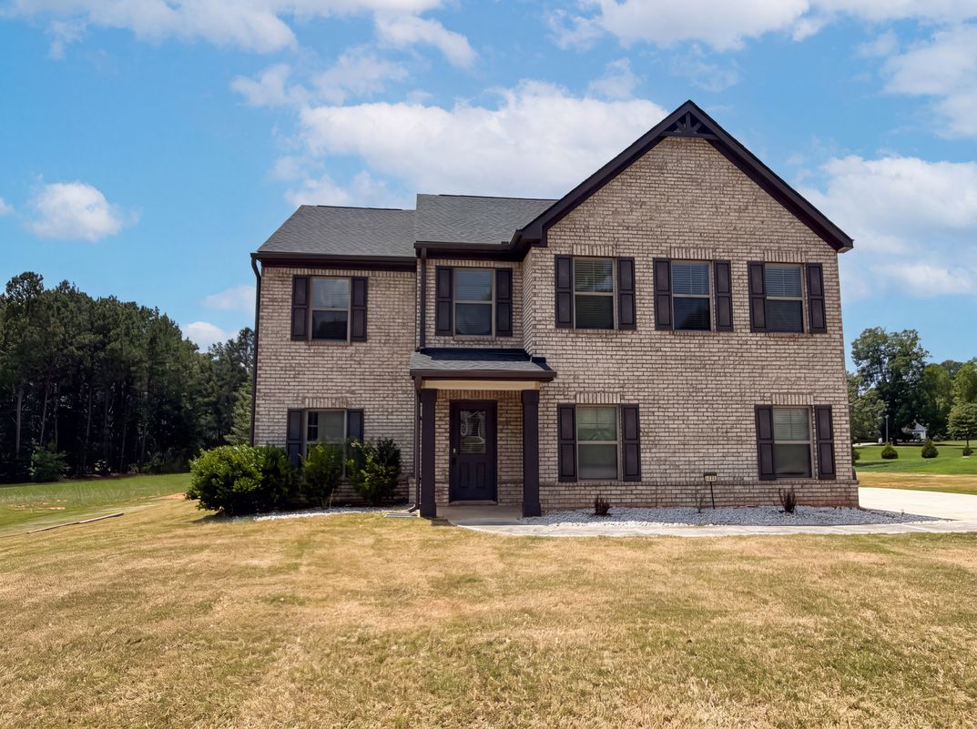 Photo 30 of 33 of 1300 Mills Cove Dr, Covington, GA