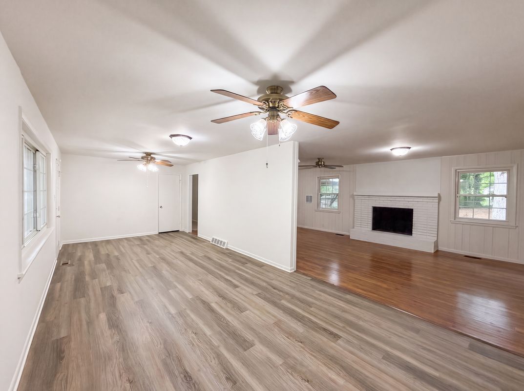 Photo 6 of 24 of 210 Pinewood Ln, Stockbridge, GA