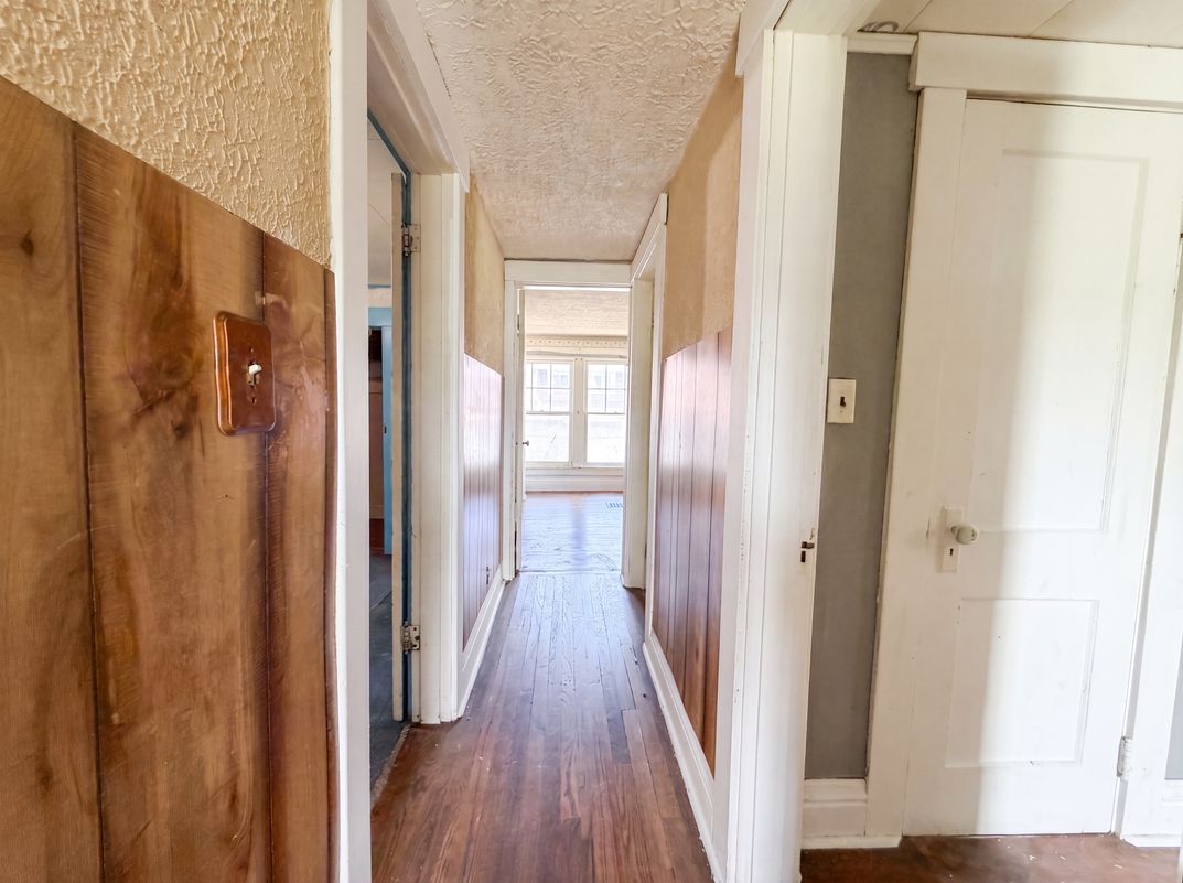 Photo 11 of 27 of 2670 Fern Ave, Columbus, OH