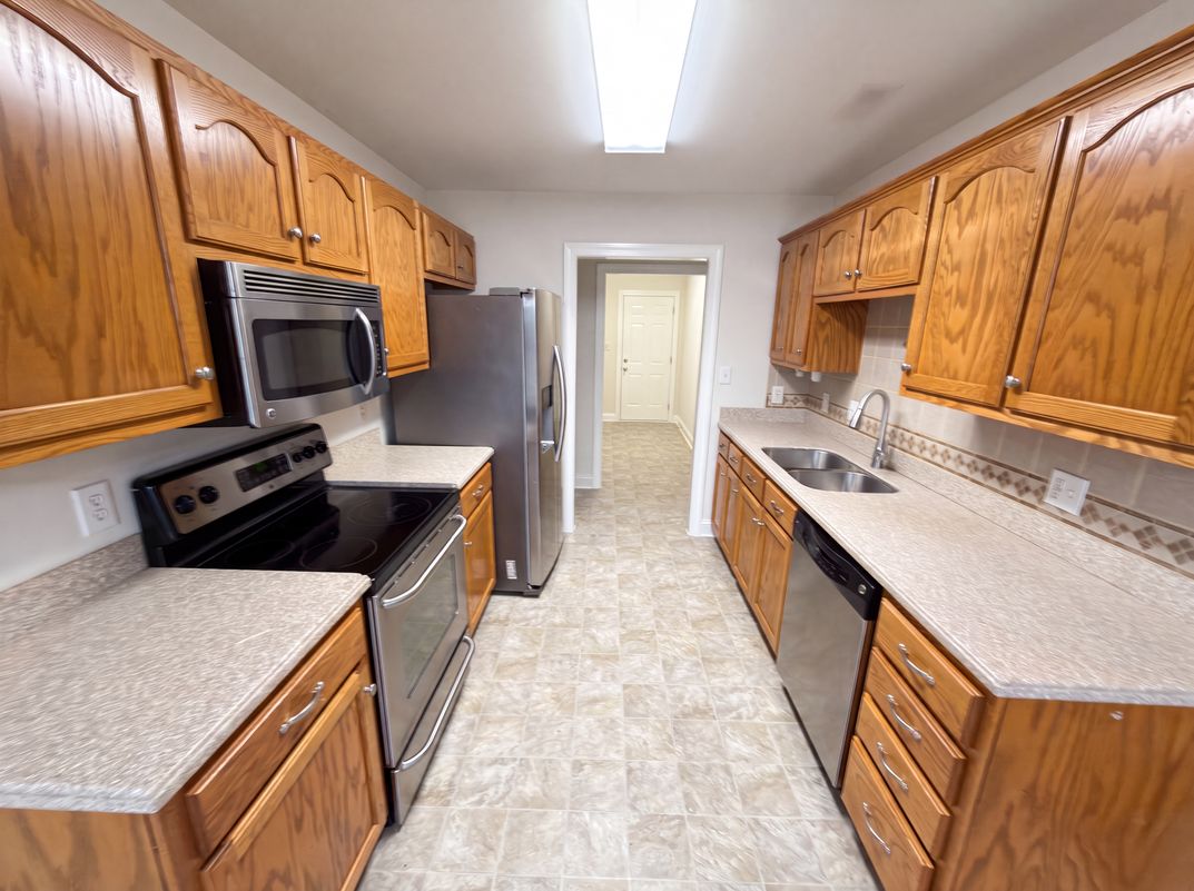 Photo 15 of 19 of 2037 Olde Towne Dr, Monroe, NC