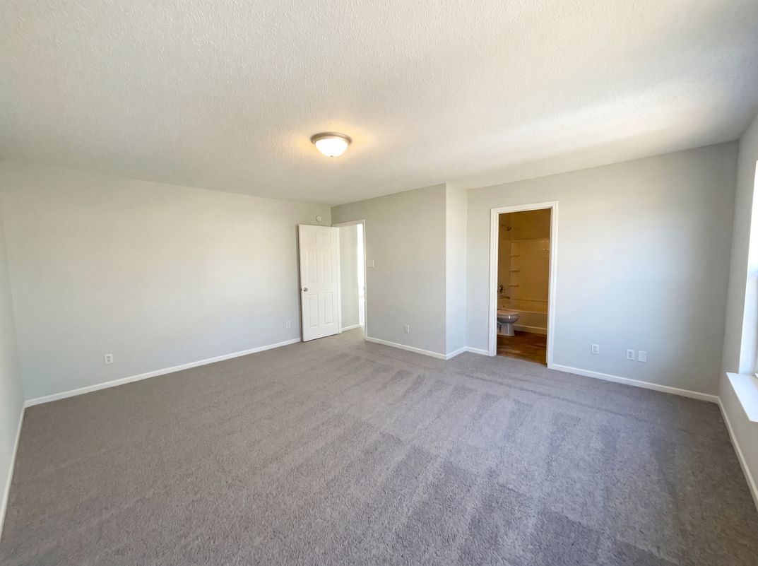 Photo 4 of 20 of 8843 Cardinal Flower Ln, Indianapolis, IN