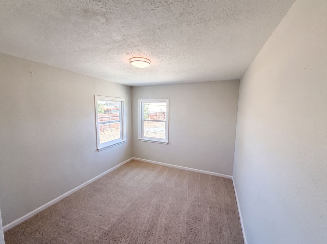 Photo 13 of 19 of 1374 El Nita Ln, Hemet, CA
