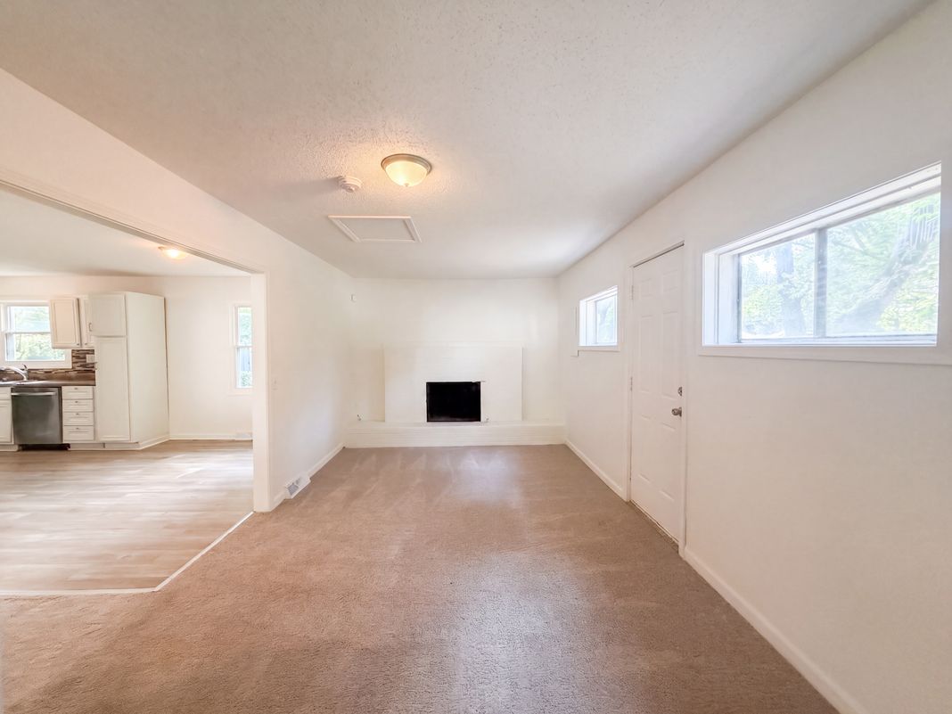 Photo 6 of 22 of 11121 Herrick Ave, Kansas City, MO