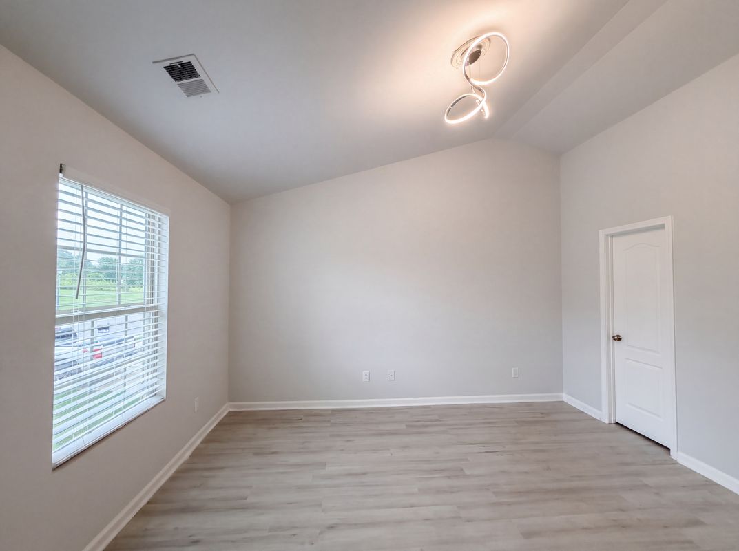 Photo 4 of 21 of 7329 Hidden Creek Dr, Charlotte, NC