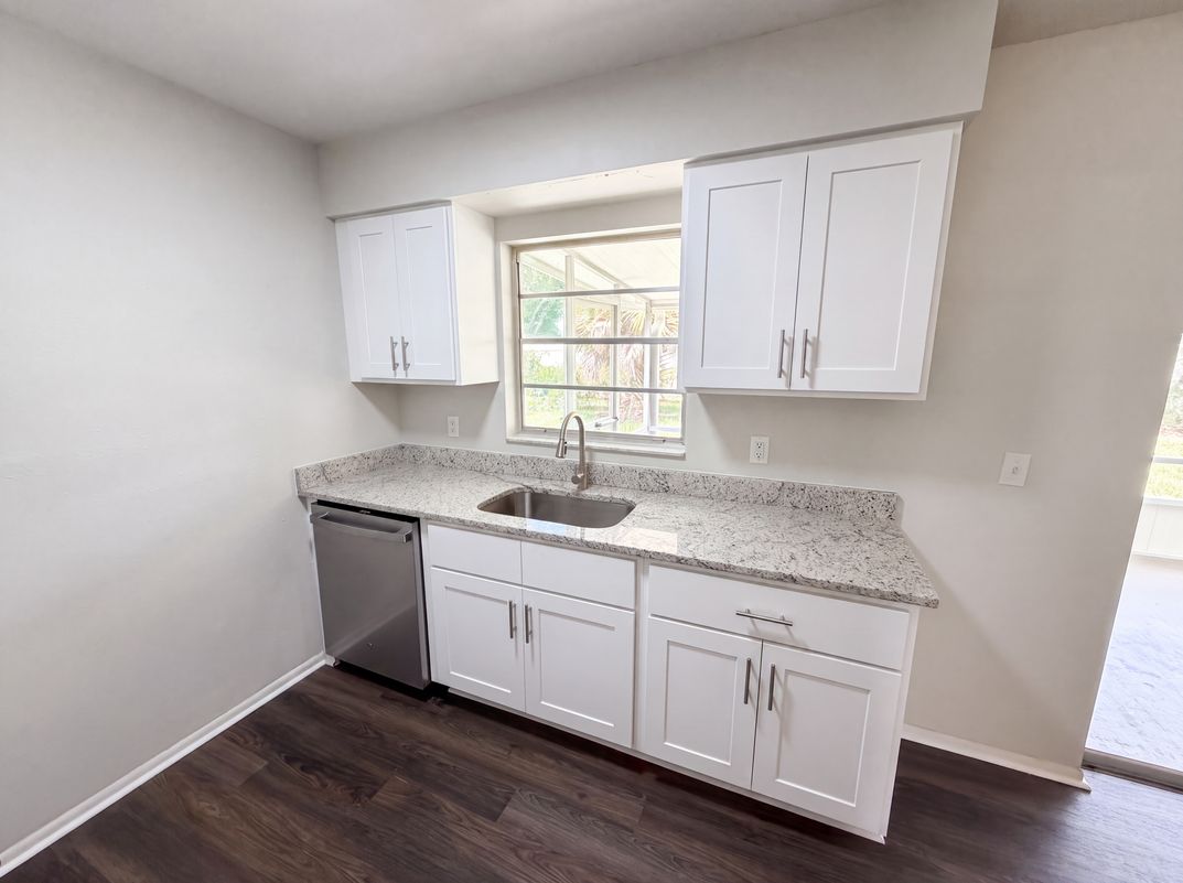 Photo 23 of 28 of 855 Murdock Blvd, Orlando, FL