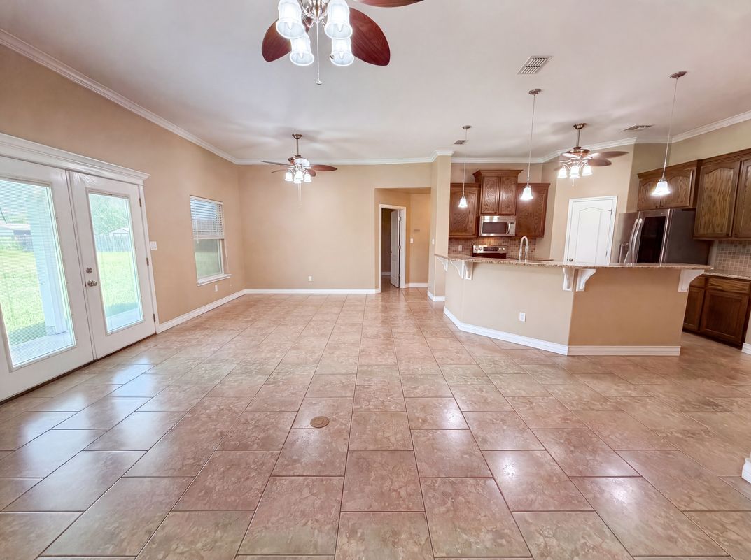 Property photo 3 of 11318 Brendel Ln